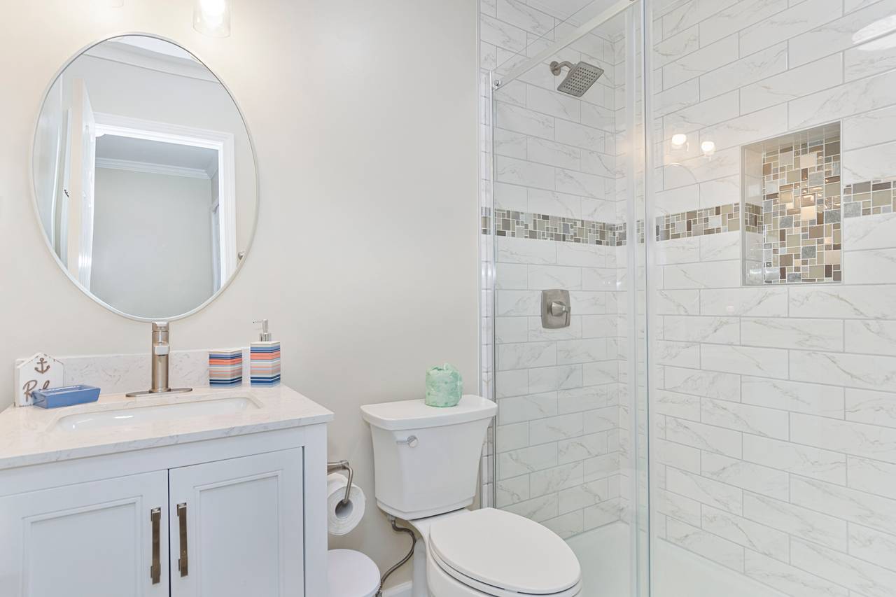 hall_bath1